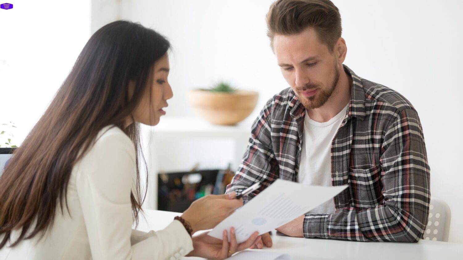 Dedicated instructor guiding a focused student through personalized English coaching, symbolizing commitment to professional growth and language mastery at English Class CDMX.